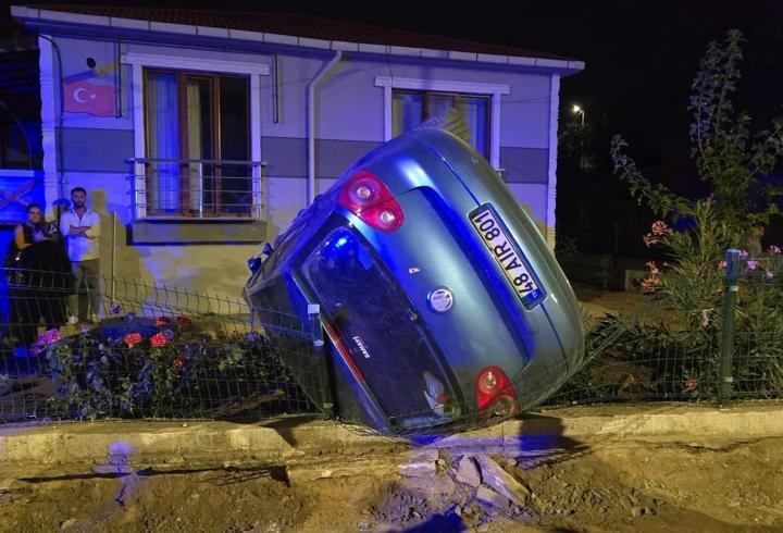Takla atıp bahçeye giren otomobilin sürücüsü yaralandı