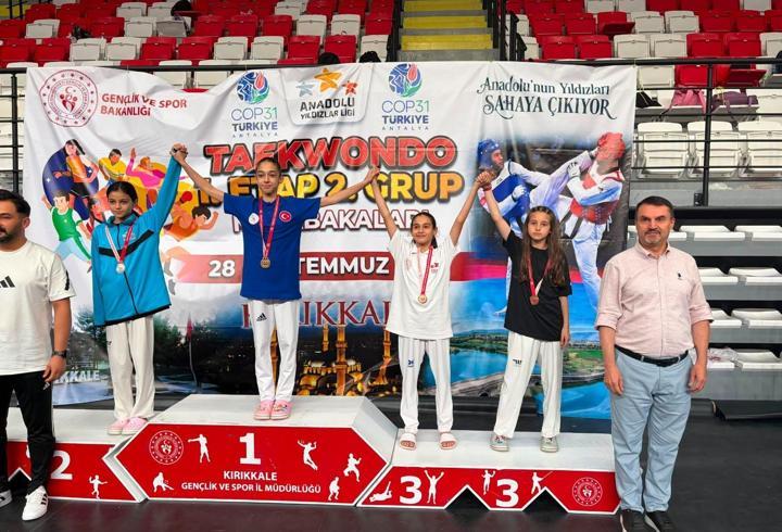 Niğdeli taekwondocular Kırıkkale’de gururlandırdı