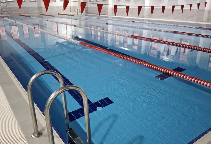 Beypazarı'nda yarı olimpik yüzme havuzu haftanın 6 günü hizmet veriyor