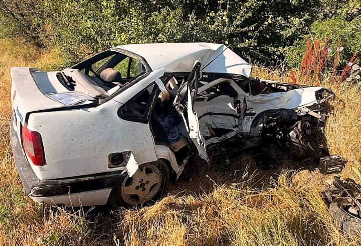 Otomobiller çarpıştı: 1 ölü, 3 yaralı