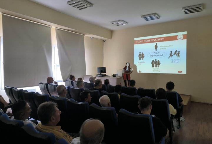 Edirne'de aile, şiddetle mücadele ve teknoloji bağımlılığına yönelik eğitimler sürüyor