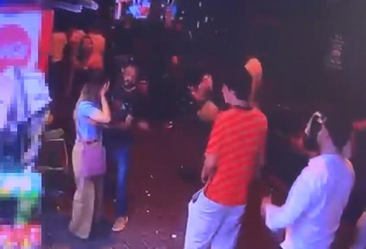 Beyoğlu’nda yankesicilik şüphelisi çaldığı telefonla yakalandı