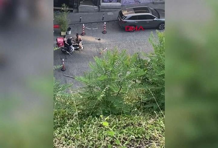 'Yarı çıplak' olaya 'tam dayak' müdahale! Beyoğlu'nda film gibi olay