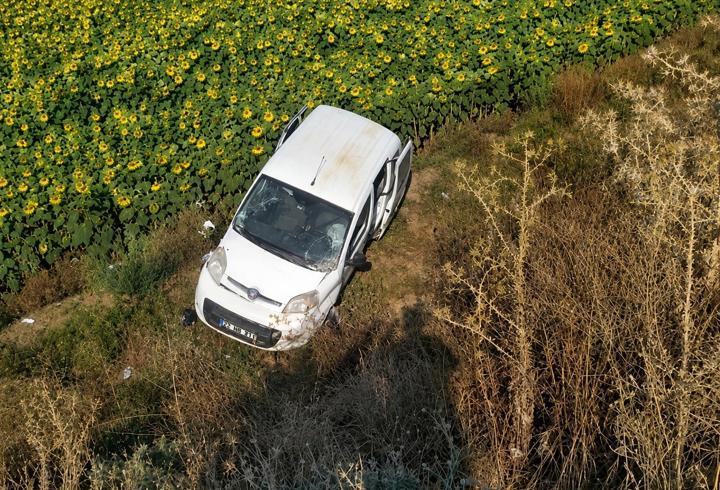 Yoldan çıkan hafif ticari araç takla attı: 1 ölü, 1 yaralı