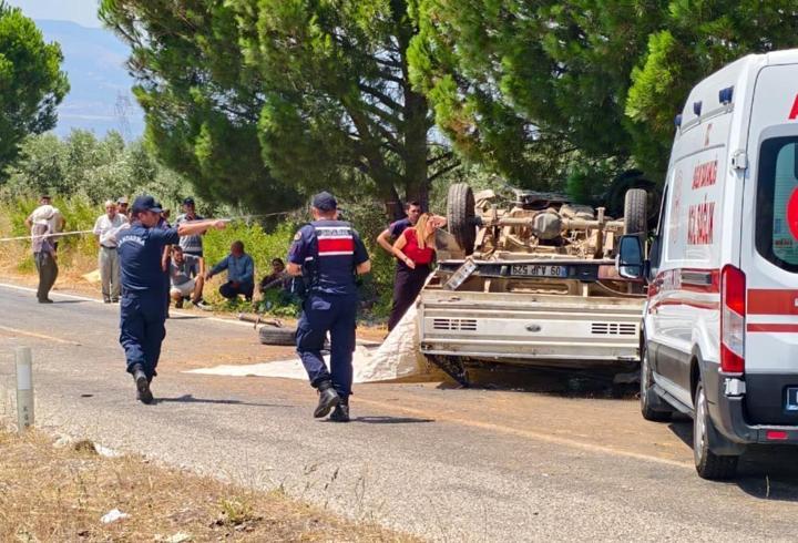 Aydın'da kamyonet devrildi: 2 ölü, 1 yaralı