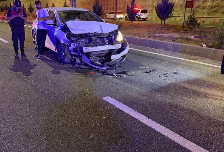Batman’da iki otomobil tünel girişinde çarpıştı: 12 yaralı