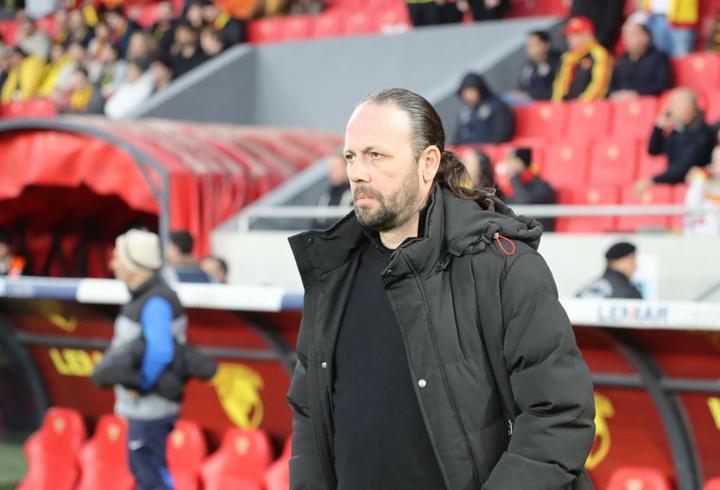 Altay sahaya iniyor