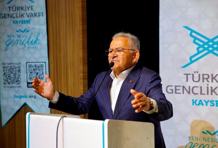 Başkan Büyükkılıç, yaz okulu kapanış programına katıldı