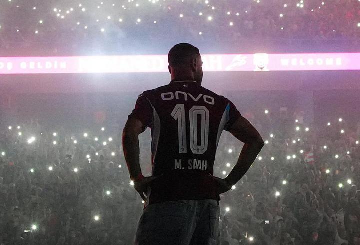 Mohamed Salah, Trabzonsporluların önünde imzayı attı