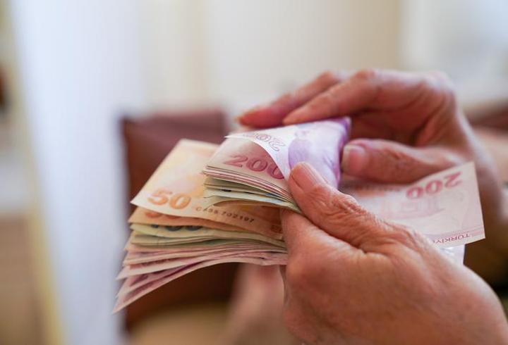 EMEKLİ MAAŞ FARKLARI YATTI MI? 3.552 TL zam farkı hesaplara geçti mi?