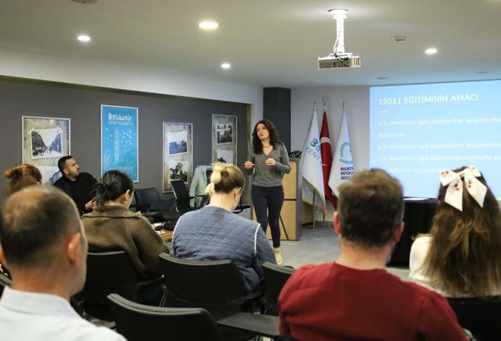 Balıkesir Toplu Taşıma AŞ'ye ISO 9001 kalite belgesi