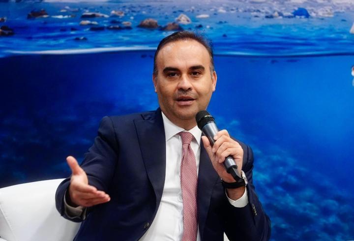 Sanayi ve Teknoloji Bakanı Kacır, "Kutuplarda Sıfır Atık" kitabının tanıtımında konuştu