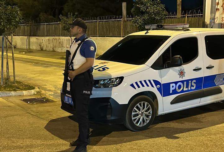 Adana'da dron ve helikopter destekli asayiş uygulaması: Aranan 62 şüpheli yakalandı
