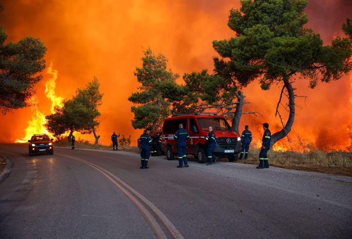 Yangınlar Yunanistan’ı vurdu: 325 binada hasar tespiti yapıldı