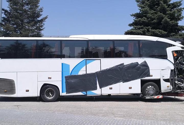 Yolcu otobüsü kamyonete arkadan çarptı: 1 ölü, 15 yaralı