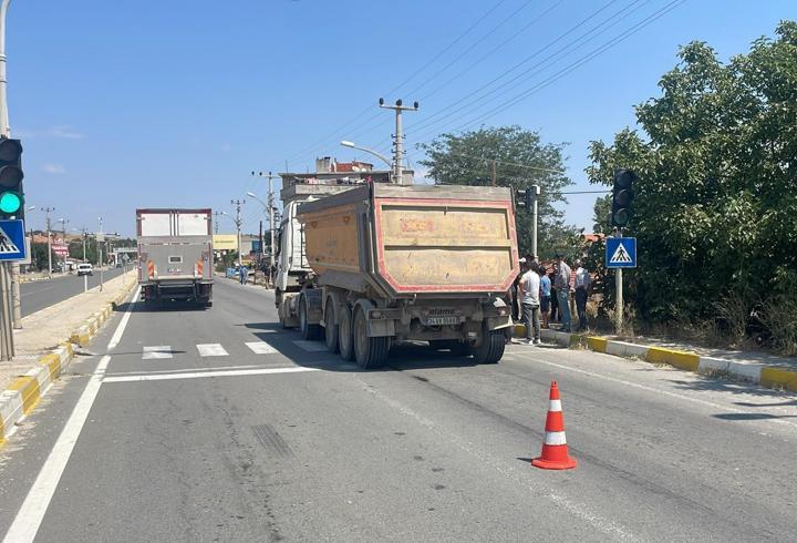 Hafriyat kamyonunun çarptığı yaya, tedavi gördüğü hastanede öldü