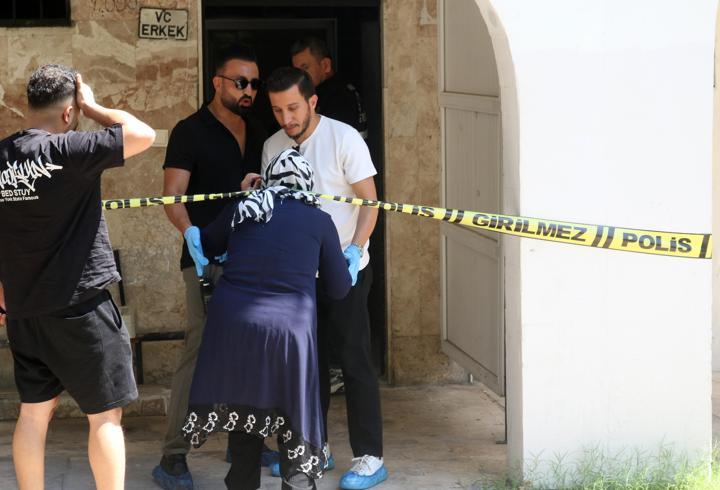 Cami tuvaletinde ölü bulundu