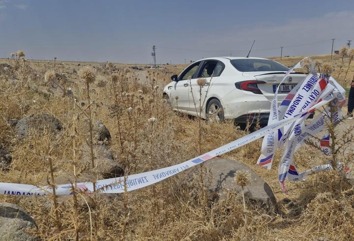 Diyarbakır’da arazide kadın cesedi bulundu; 2 gözaltı