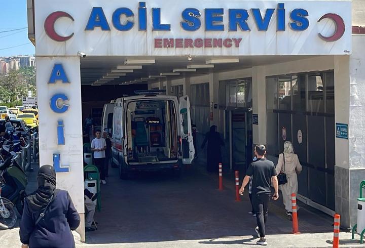 Yanan araçta 4 çocuk annesinin cesedi bulundu; 4 gözaltı