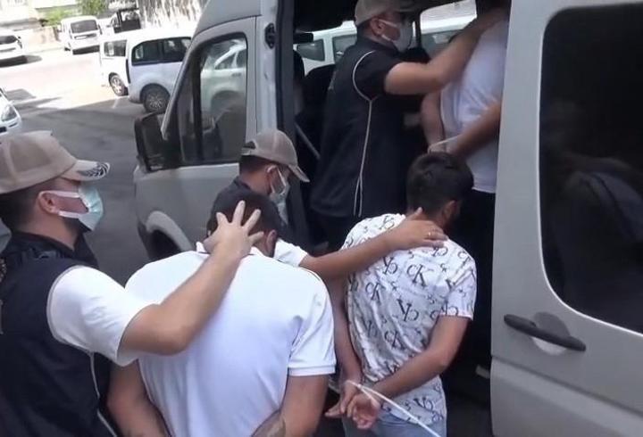 ‘Uyuşturucu ve fuhuşla mücadele’ adı altında 2 kişiyi darbeden 6 şüpheliden 3’ü tutuklandı