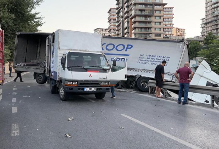 Esenler’de kumaş yüklü TIR, dere yatağına düştü