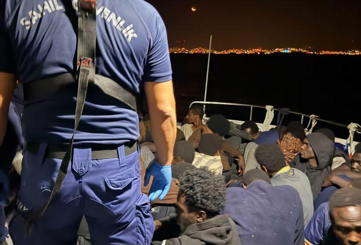Kuşadası açıklarında 29 kaçak göçmen yakalandı