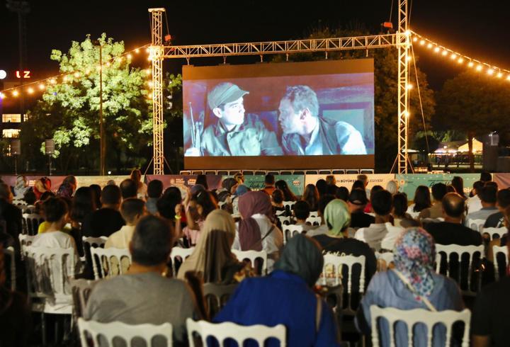 Büyükşehir’den açık hava sinema geceleri