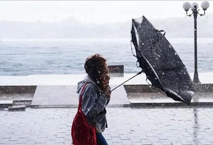 İstanbul Valiliği'nden uyarı! Saat verildi: Megakente fırtına geliyor