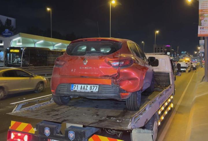 Bahçelievler'de 3 aracın karıştığı zincirleme kaza: 3 yaralı