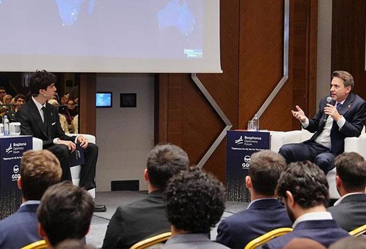 Ömer Tayyip Erdoğan sordu Bakan Bayraktar yanıtladı