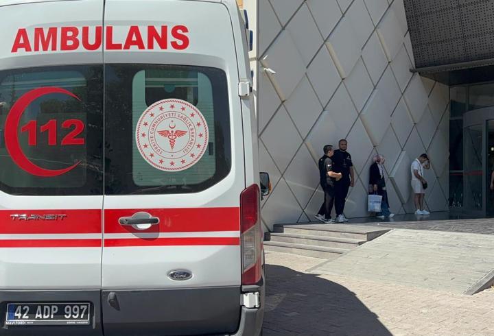 Tartıştığı mesai arkadaşının kardeşi tarafından bıçaklanarak öldürüldü