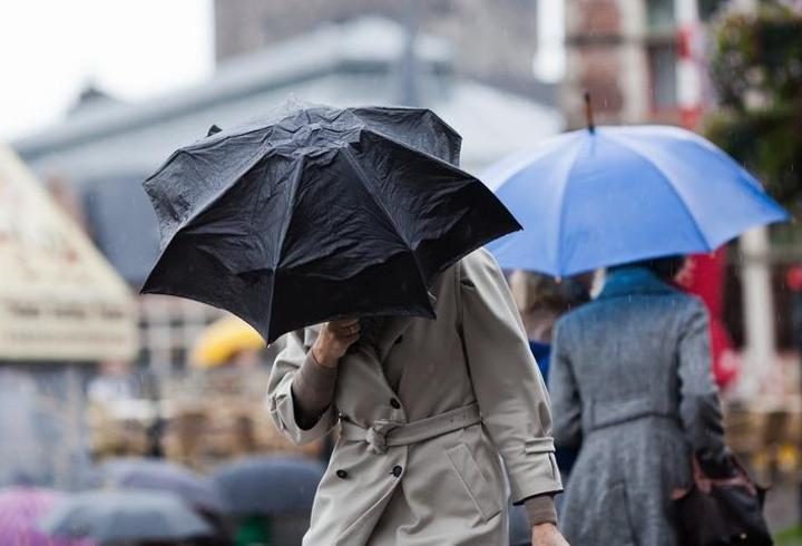 İstanbul'a Yağmur Yağacak mı? 14-15-16 Ağustos İstanbul'da Hava Nasıl Olacak? AKOM ve Meteoroloji'den Peş Peşe Uyarılar