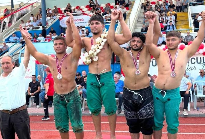 Büyükşehir Belediyesporlu güreşçilerden 9 madalya, 2 kupa