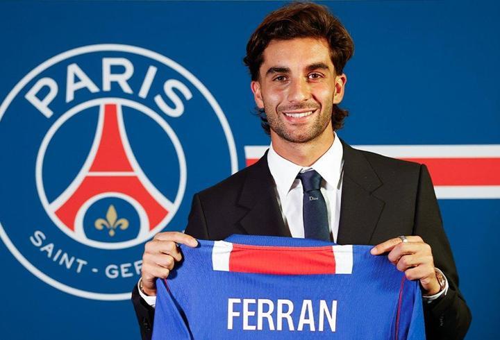 PSG, Barcelona'nın golcüsü Ferran Torres'in transferini duyurdu