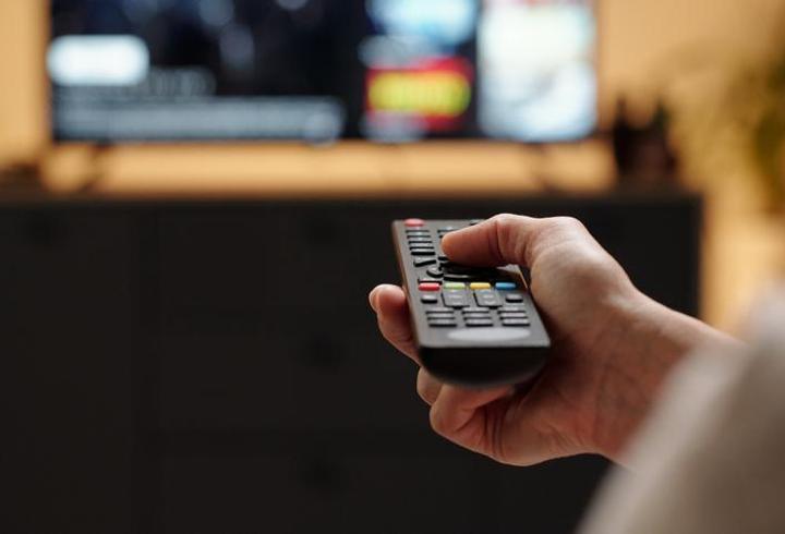 15 AĞUSTOS CUMARTESİ TV YAYIN AKIŞI: Bugün televizyonda ne var? Hangi dizi, film ve programlar ekrana gelecek?