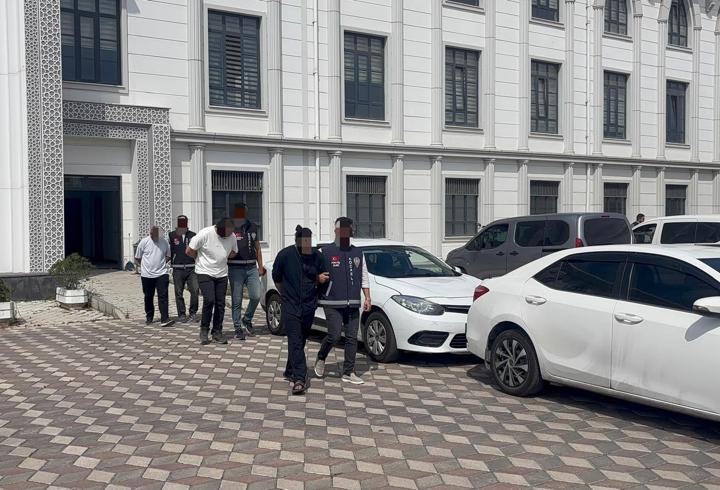Sahilde 17 yerinden bıçaklanarak öldürüldü; 3 şüpheli tutuklandı
