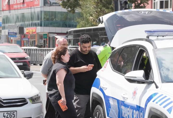 Otomobil taksiye çarptı; kaza sonrası tartışma çıktı