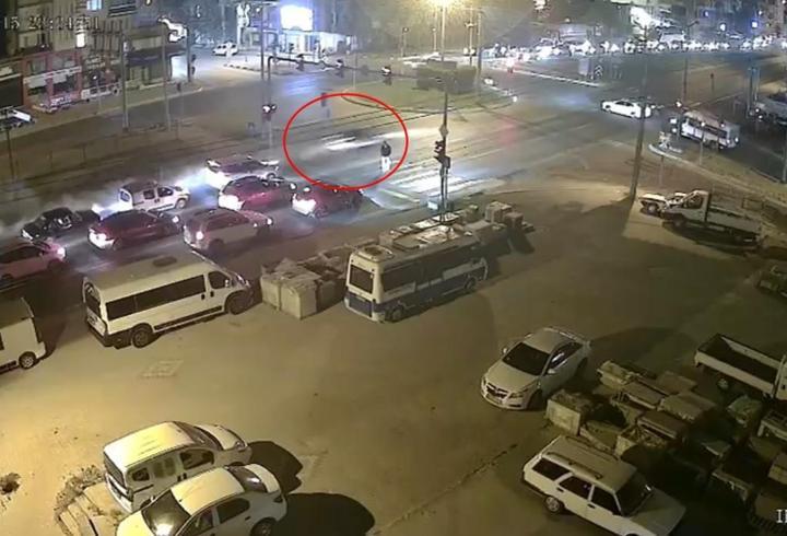 Bursa'da 1’i ağır 5 kişinin yaralandığı kazanın, güvenlik kamerası görüntüleri ortaya çıktı