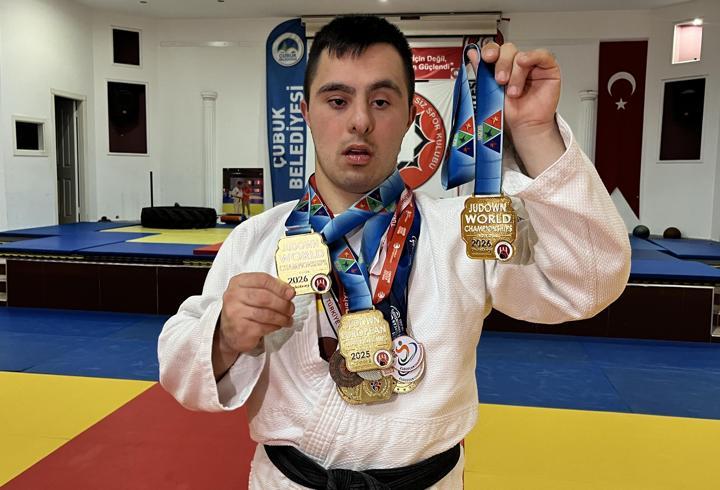 Down sendromlu Ahmet, judoda dünya şampiyonu oldu