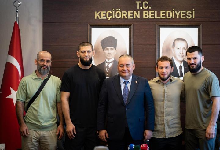 FC Şampiyonu Khamzat Chimaev, Keçiören Belediyesi'ni ziyaret etti
