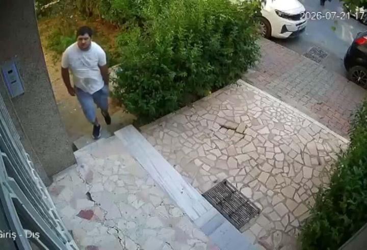 Sultangazi'de takıntılı komşu dehşet saçtı! ''Kızınızı koruyun''