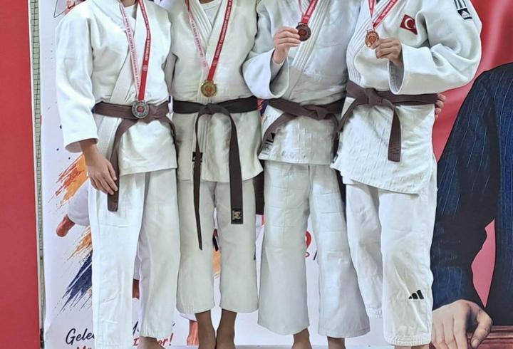 Yunusemreli judoculardan Muğla'da üç bronz madalya