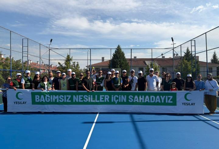 Eskişehir'de Yeşilay Zafer Kupası Tenis Turnuvası başladı