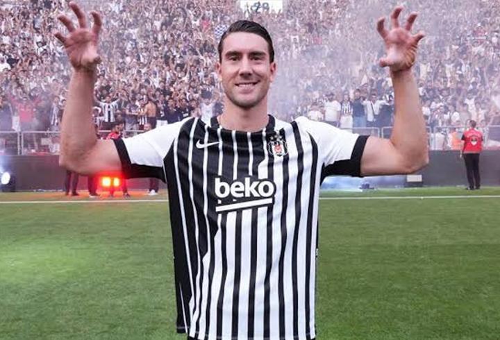 Beşiktaş, Dusan Vlahovic'i UEFA kadrosuna ekledi