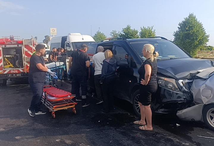 Manavgat’ta zincirleme kaza: 17 yaralı