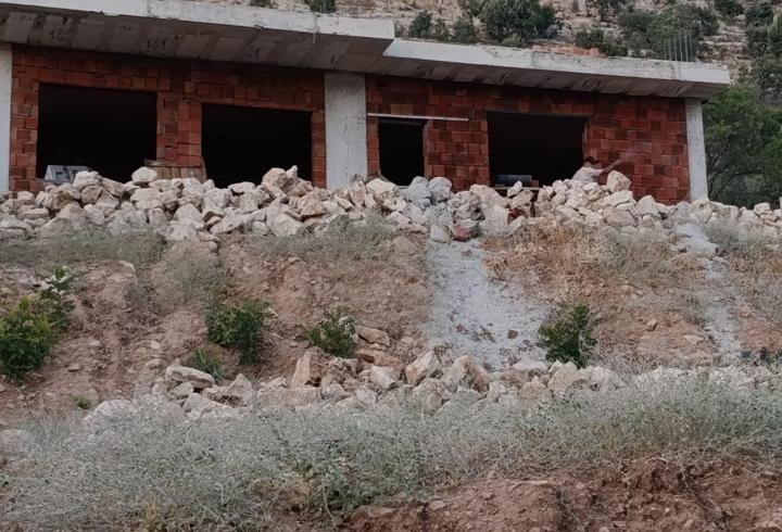 Gercüş’te iskeleden düşen inşaat ustası ağır yaralandı