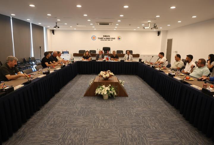 Kumluca'da yaş sebze ve meyve ihracatında gümrükleme süreçleri konuşuldu