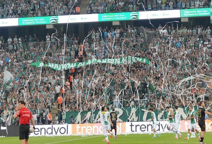 Bursaspor, seyirci sayısıyla rakiplerine açık ara fark attı
