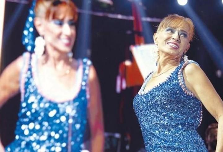 Yıldız Tilbe Harbiye’de ayakta alkışlandı! Roman havasıyla coşturdu