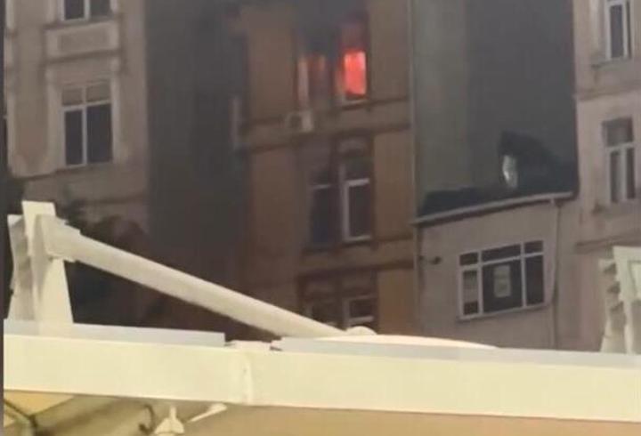 Kasımpaşa'da havai fişeğin daireyi yaktığı anlar kamerada; 4 gözaltı